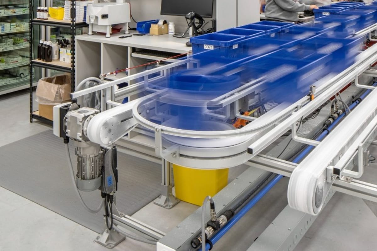 Pharmacy fulfillment line